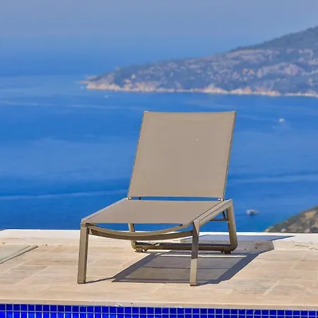 1 Bedroom Seaview 3m Drive To The Center *